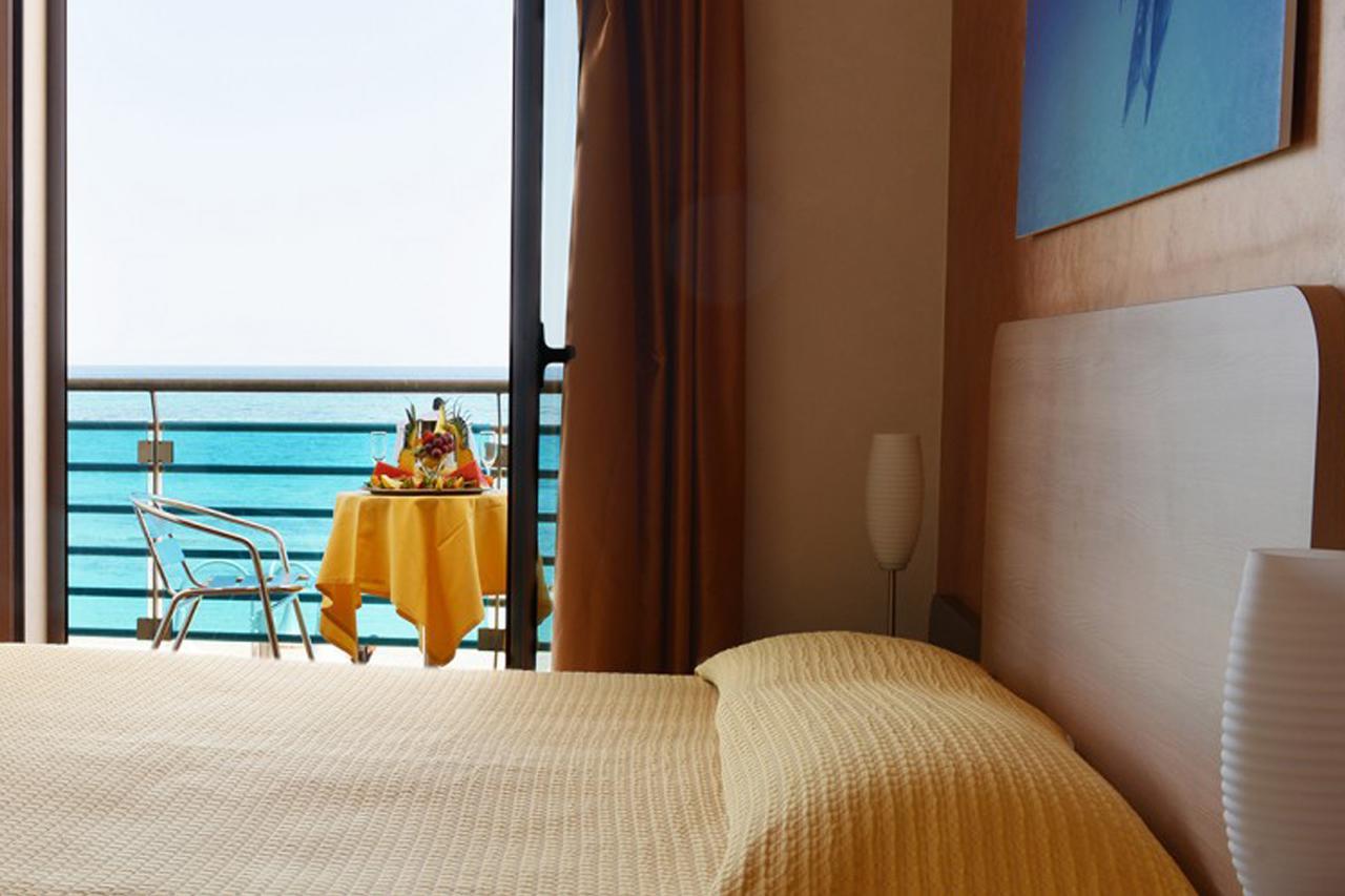 Hotel Mirage Torre Santa Sabina Extérieur photo
