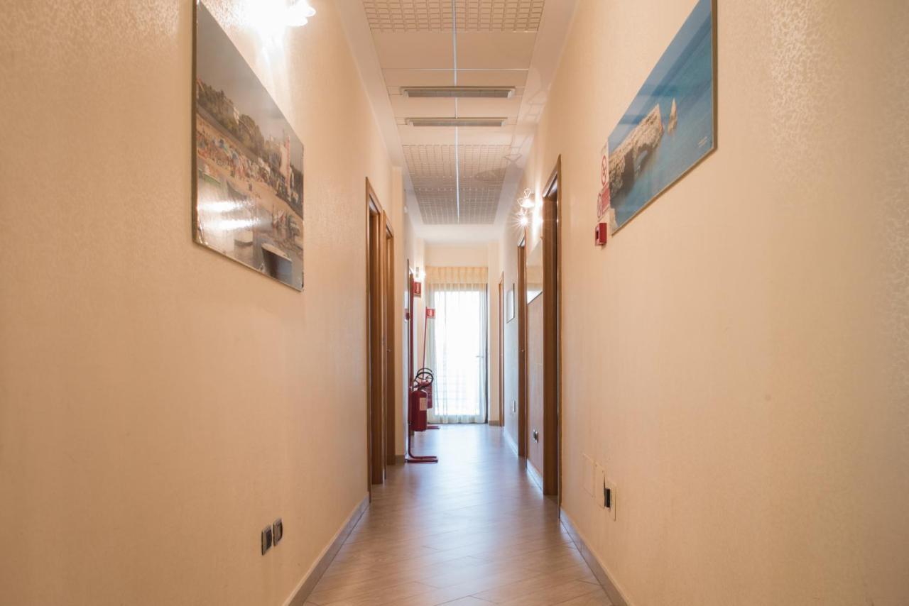Hotel Mirage Torre Santa Sabina Chambre photo
