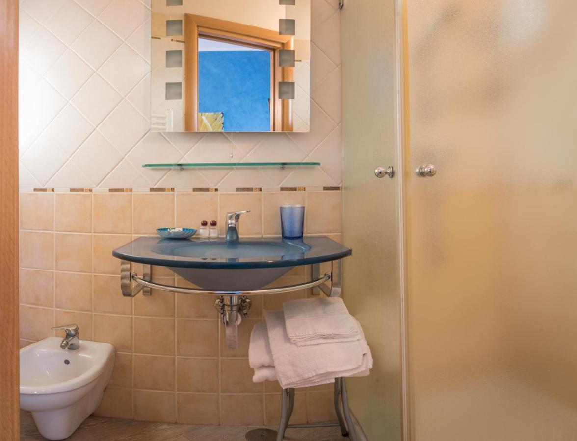 Hotel Mirage Torre Santa Sabina Chambre photo